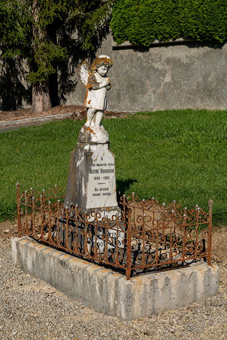 Cimetière à Villeret