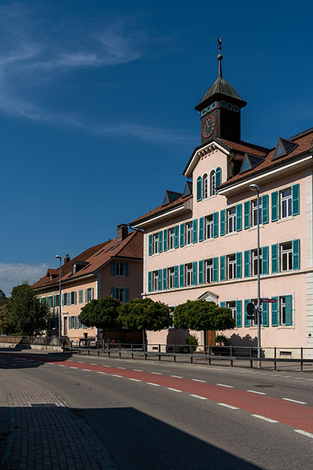 Ecole primaire et Administration communale à Cormoret