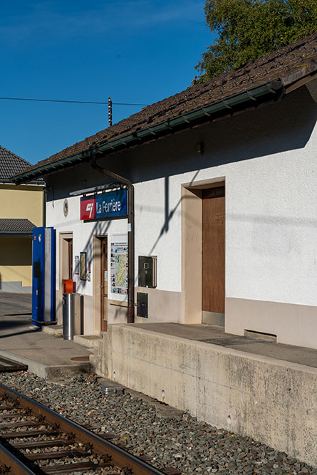 Gare à La Ferrière