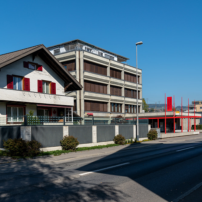 Emmentaler Versicherung und Post in Konolfingen