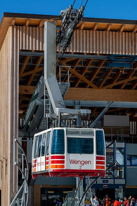 Talstation der Luftseilbahn Wengen-Männlichen