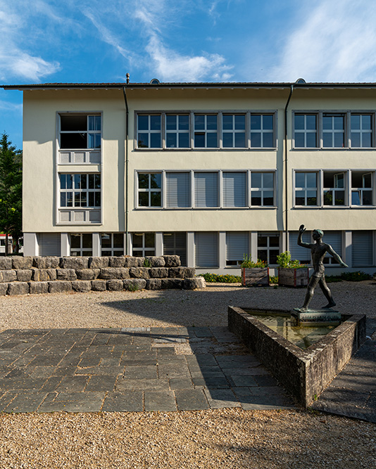 Oberstufenschulhaus Dorf