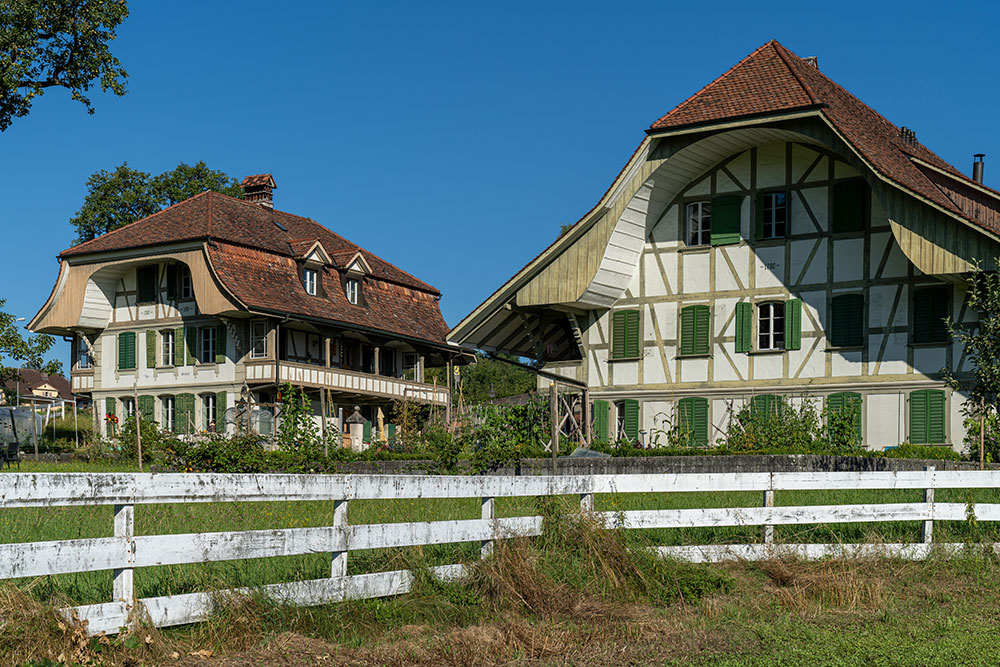 Stöckli und Bauernhaus