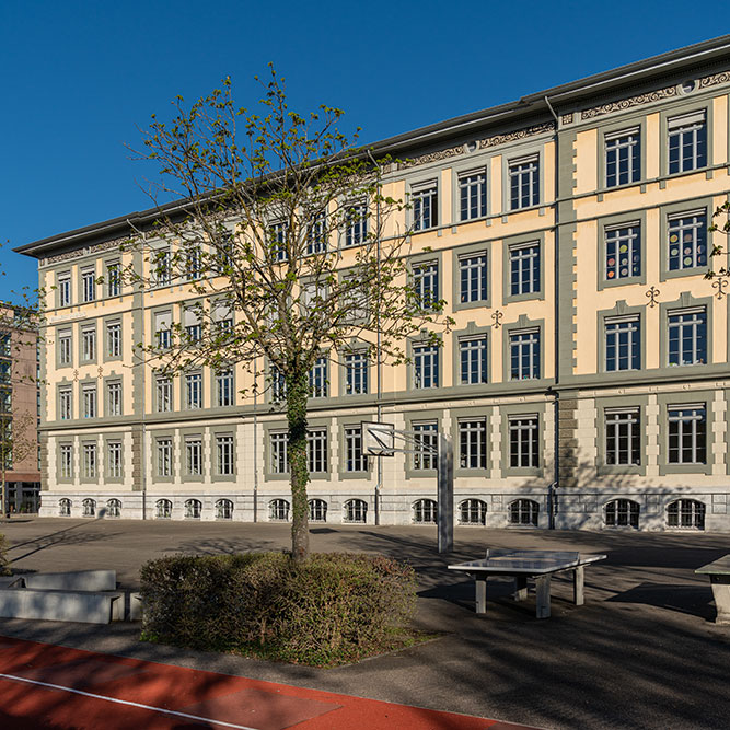 Neumarktschulhaus in Biel