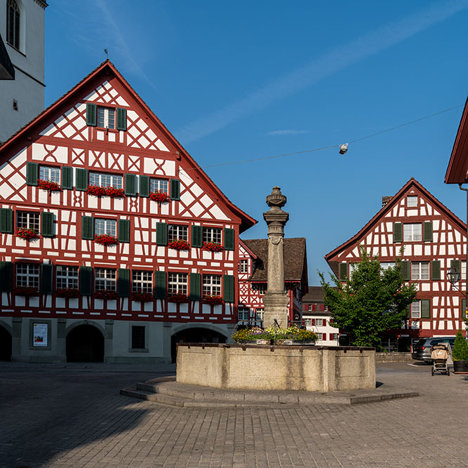 Rathaus, altes Schulhaus und Arzthaus in Bülach