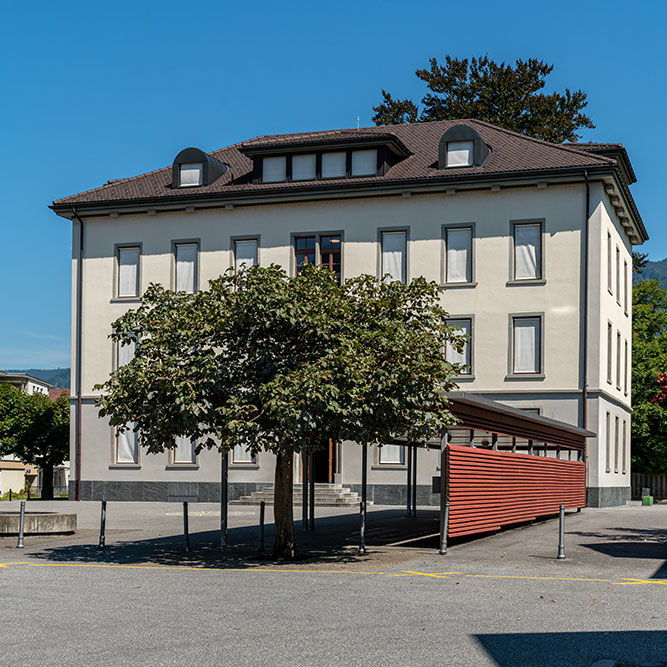 Schulhaus Oberdorf in Schänis