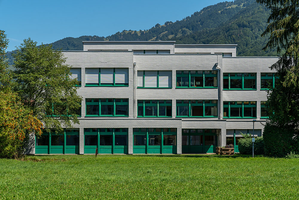 Schulhaus Hof 1
