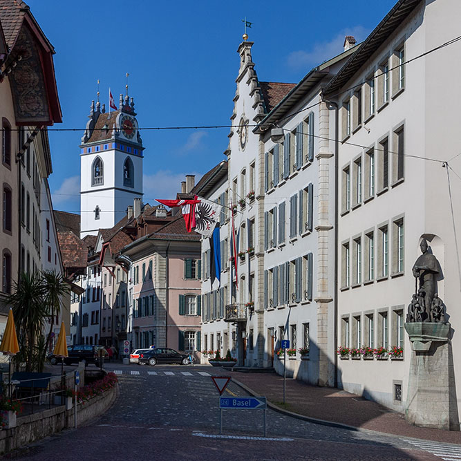 Stadtkirche und Rathaus in Aarau