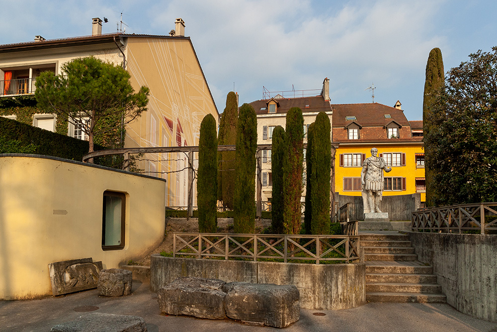 Musée romain et Jules César