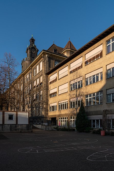 Isaak Iselin-Schulhaus