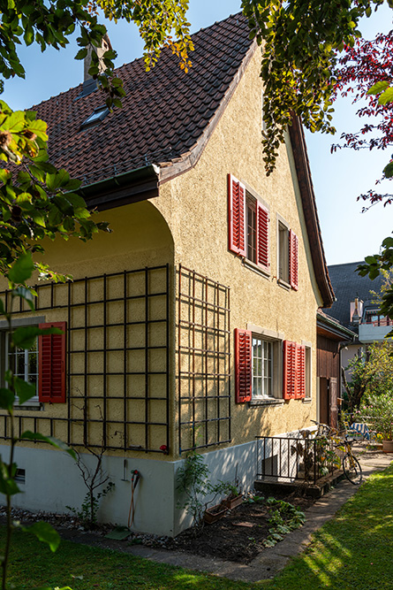 Schulhaus Apfelbaum Oerlikon