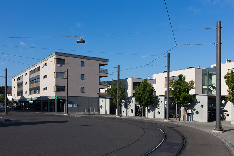 Tramschlaufe und Le Pont