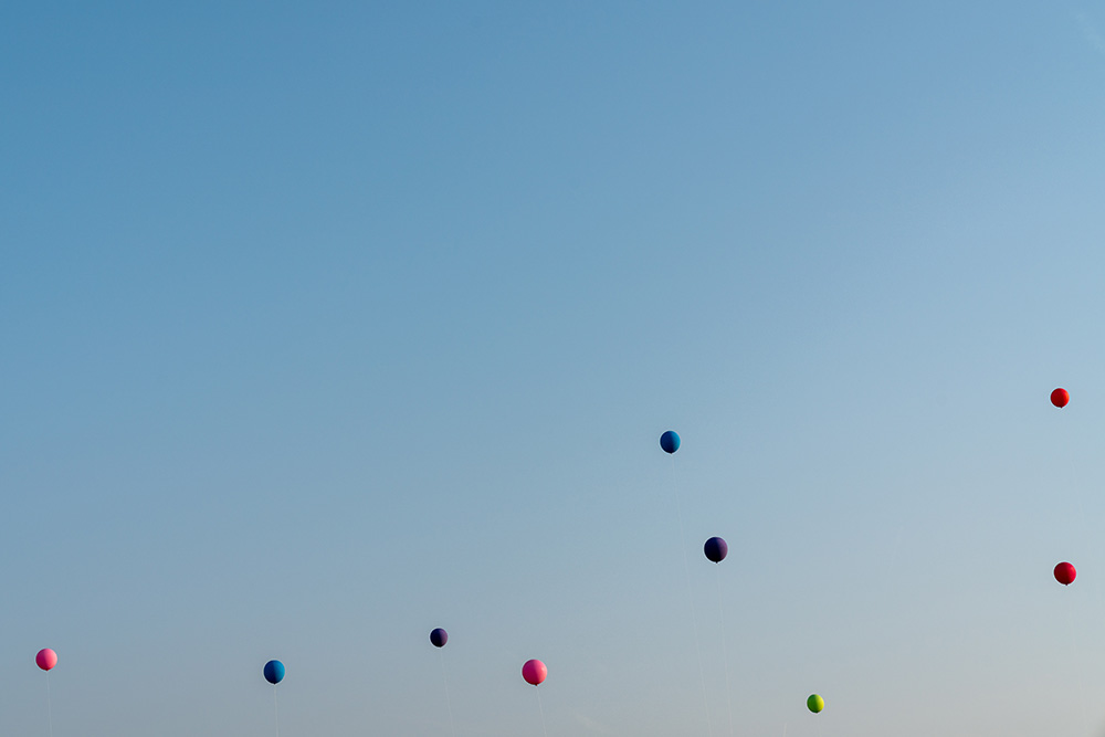 Luftballons über Grüssen