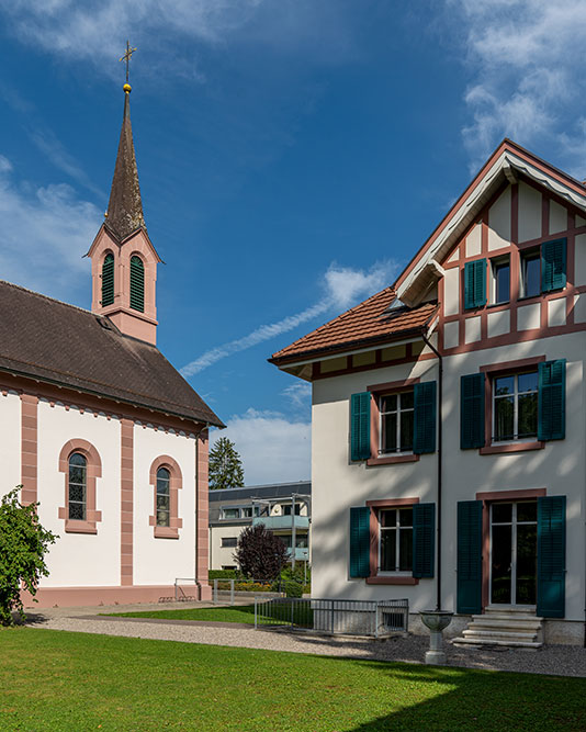Katholische Kirche und Pfarrhaus