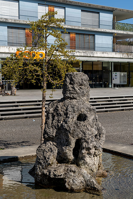 Brunnen auf dem Dorfplatz von Neuenegg